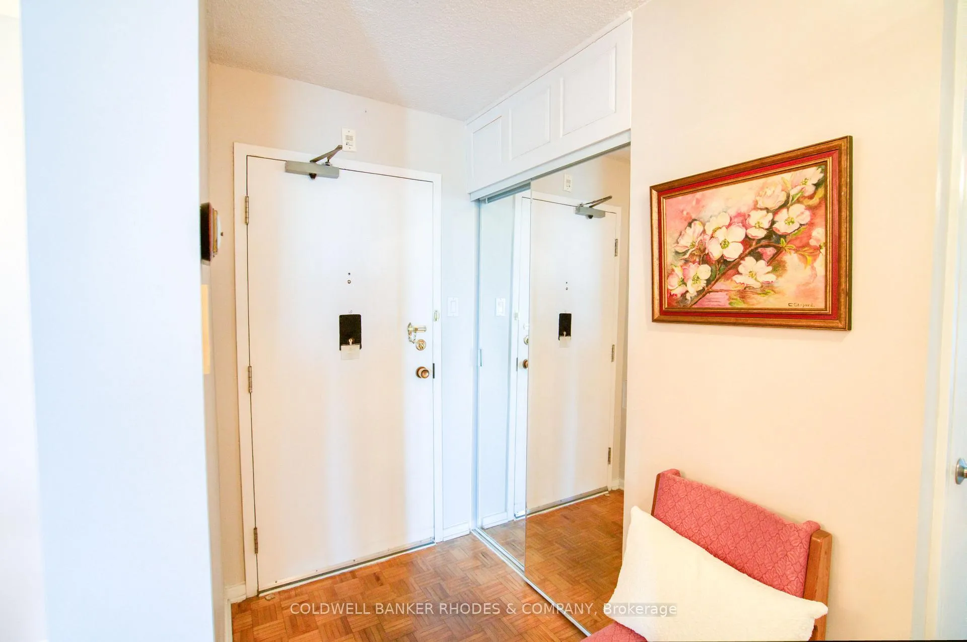 Photo 4 of Unit 303, 2951 Riverside Drive, Ottawa, Mooneys Bay/Riverside Park — HOMEH
