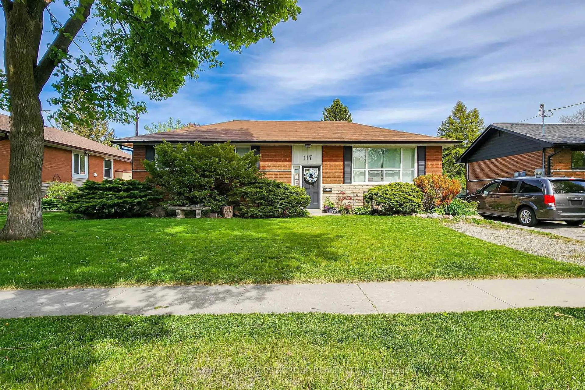Photo 2 of 117 Bell Drive, Whitby, Lynde Creek — HOMEH