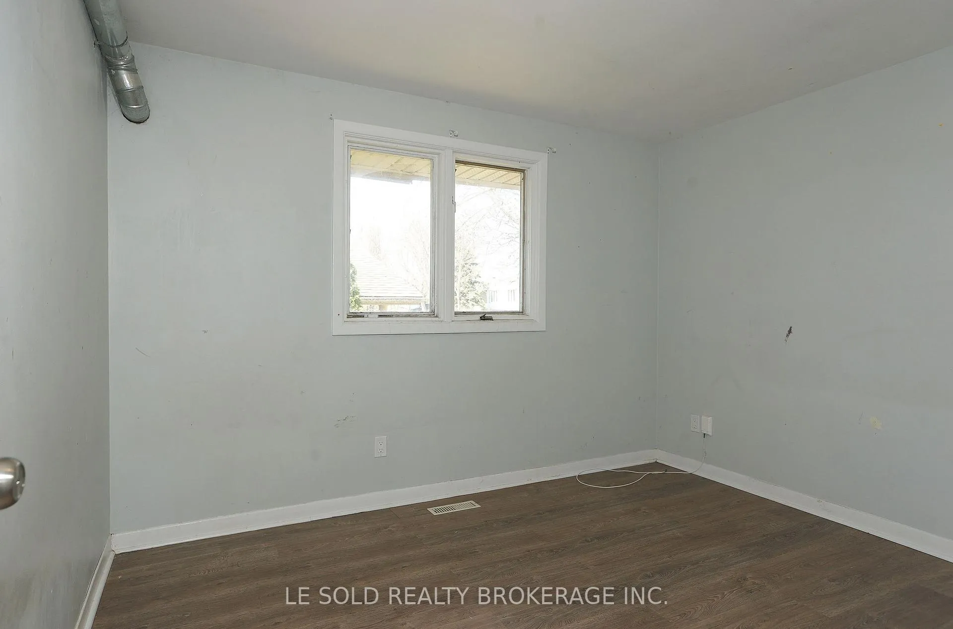 Photo 9 of Unit Upper Unit, 1653 Milestone Road, London, North A — HOMEH