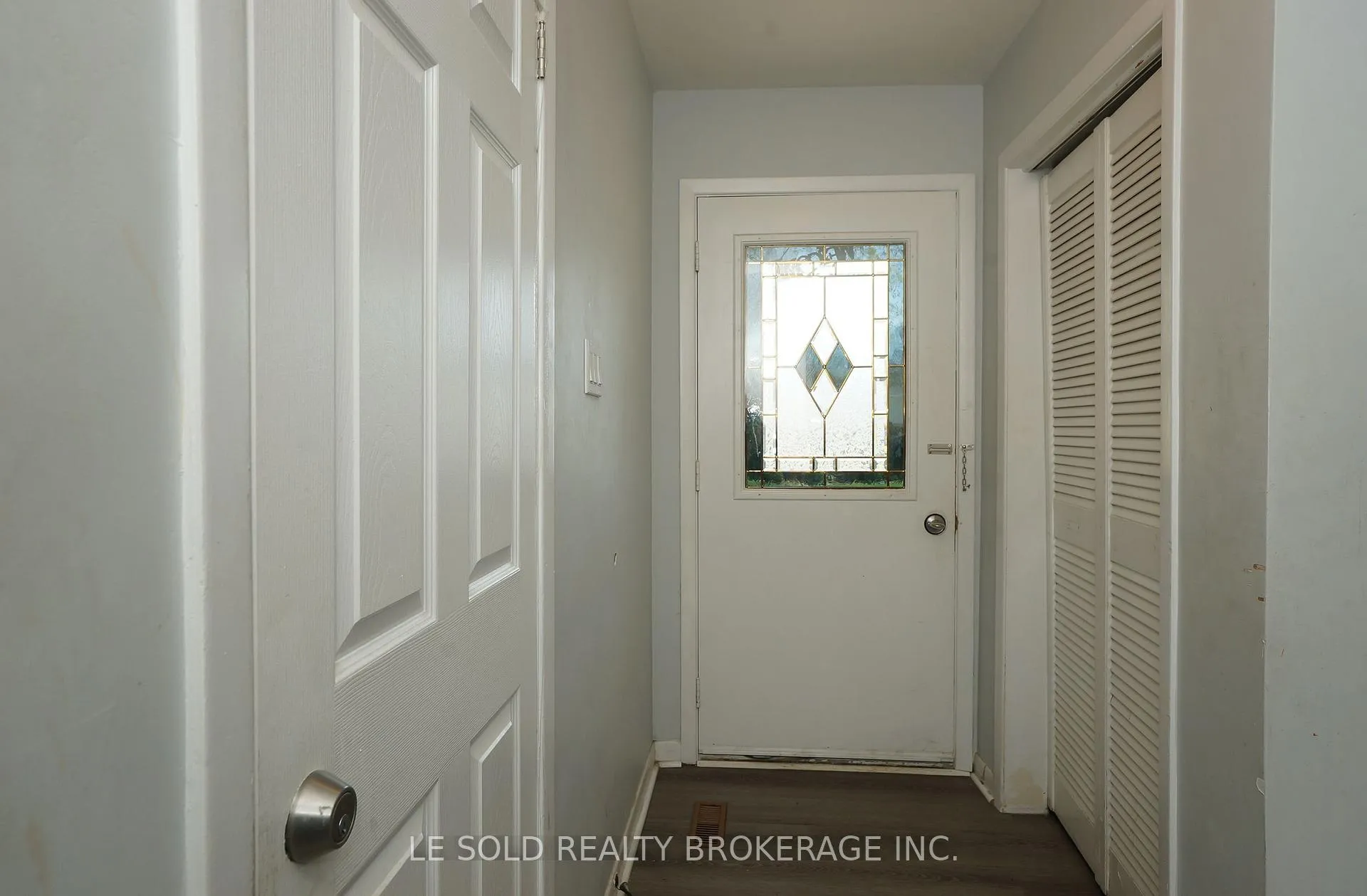 Photo 10 of Unit Upper Unit, 1653 Milestone Road, London, North A — HOMEH