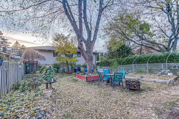 Photo 14 of Unit Upper Unit, 1653 Milestone Road, London, North A — HOMEH