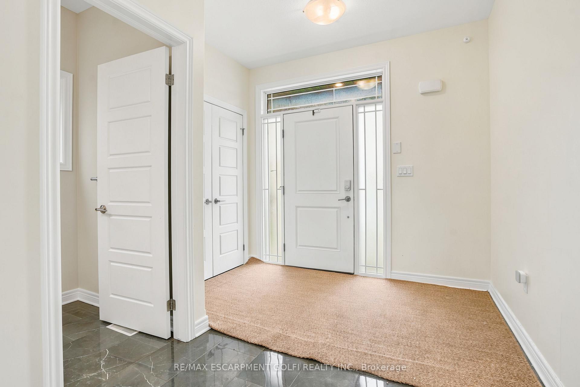 Photo 4 of 374 Viger Drive S, Welland, Lincoln/Crowland — HOMEH
