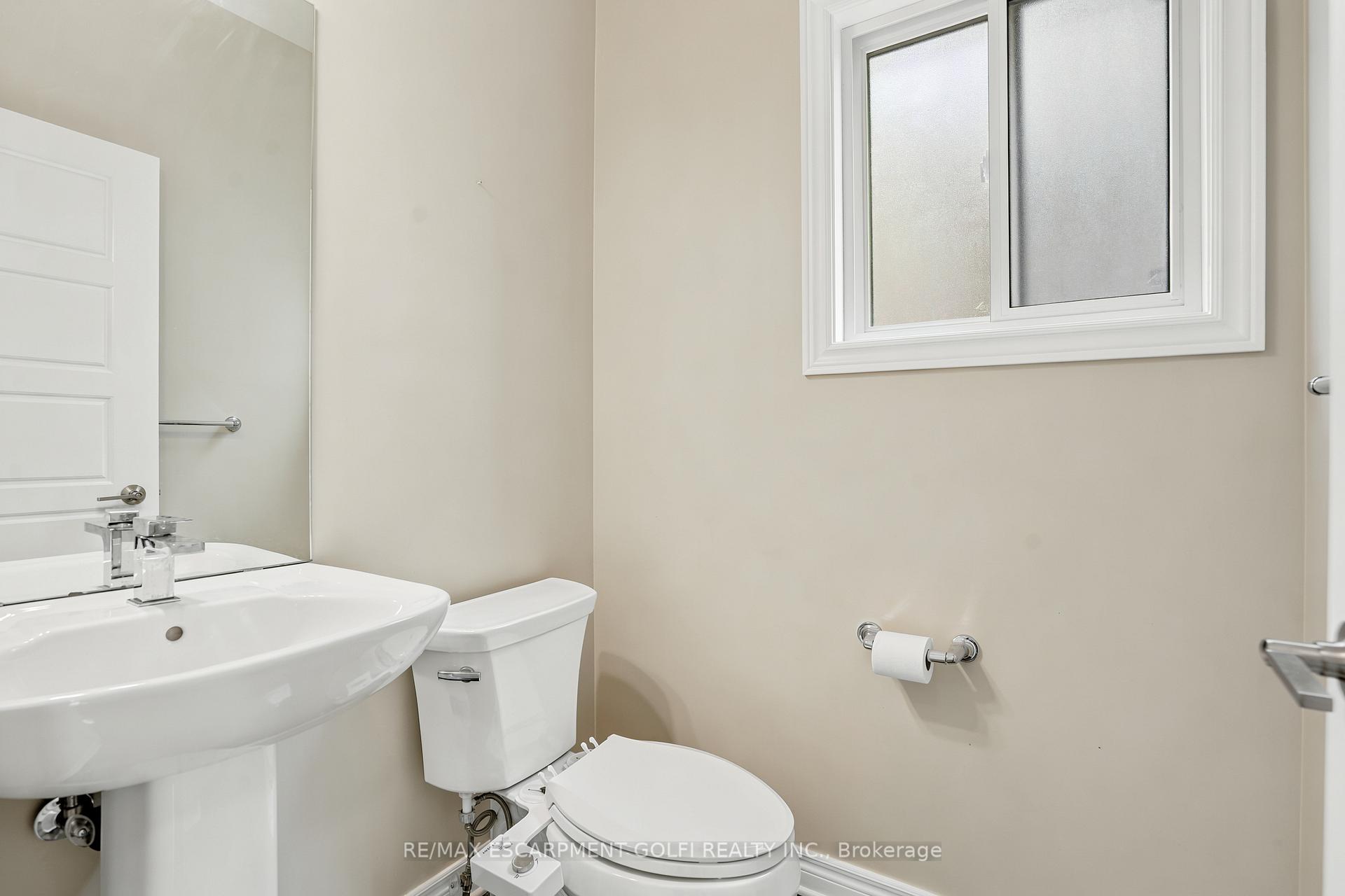 Photo 6 of 374 Viger Drive S, Welland, Lincoln/Crowland — HOMEH