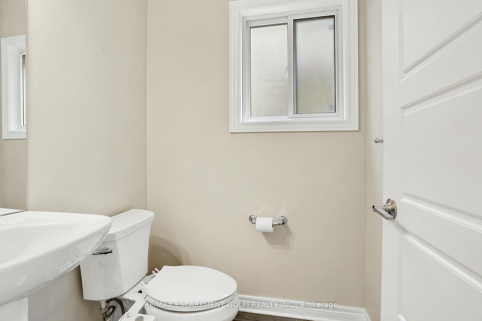 Photo 7 of 374 Viger Drive S, Welland, Lincoln/Crowland — HOMEH