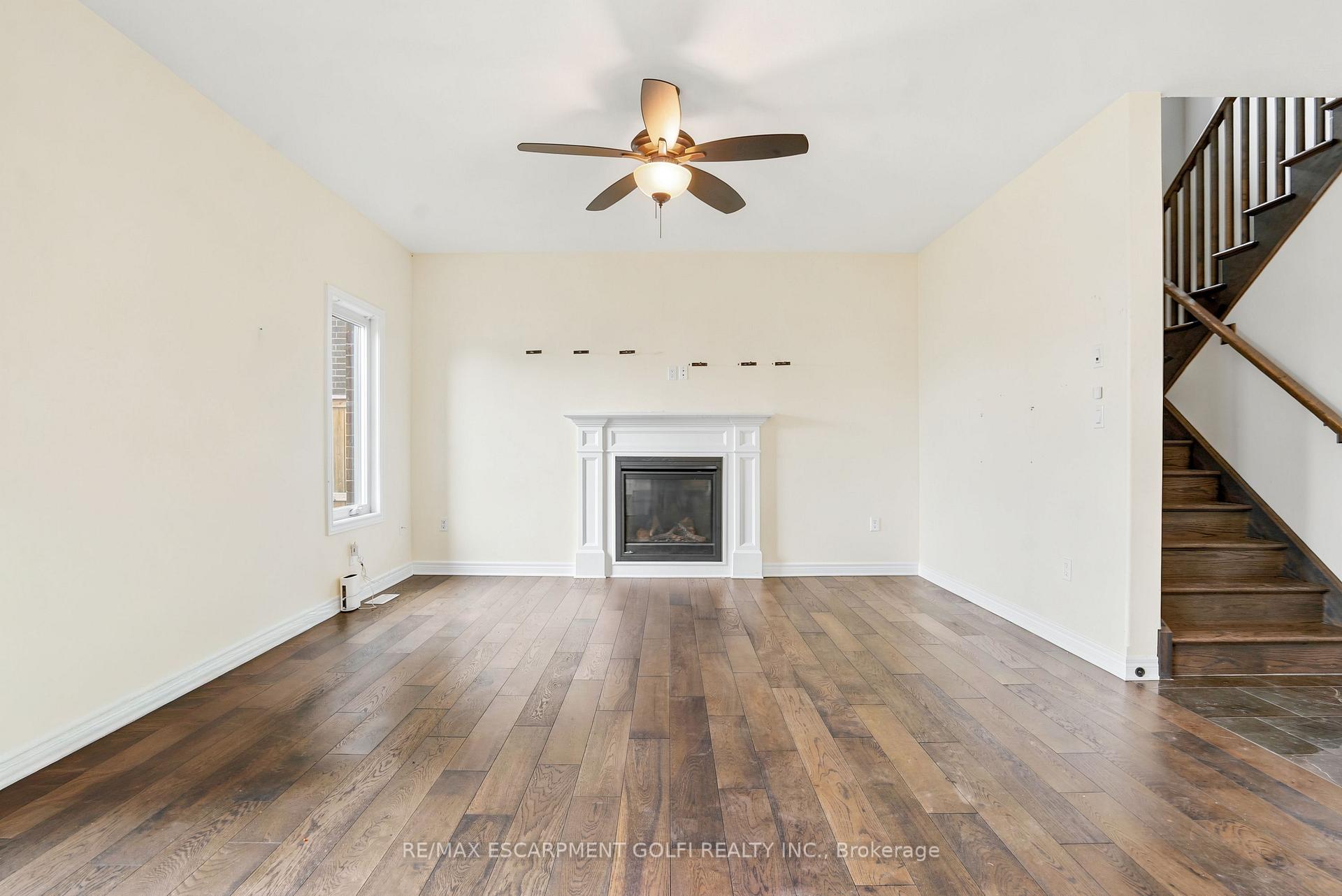 Photo 9 of 374 Viger Drive S, Welland, Lincoln/Crowland — HOMEH