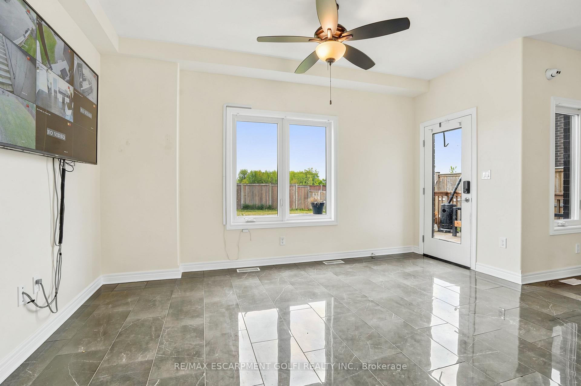 Photo 15 of 374 Viger Drive S, Welland, Lincoln/Crowland — HOMEH