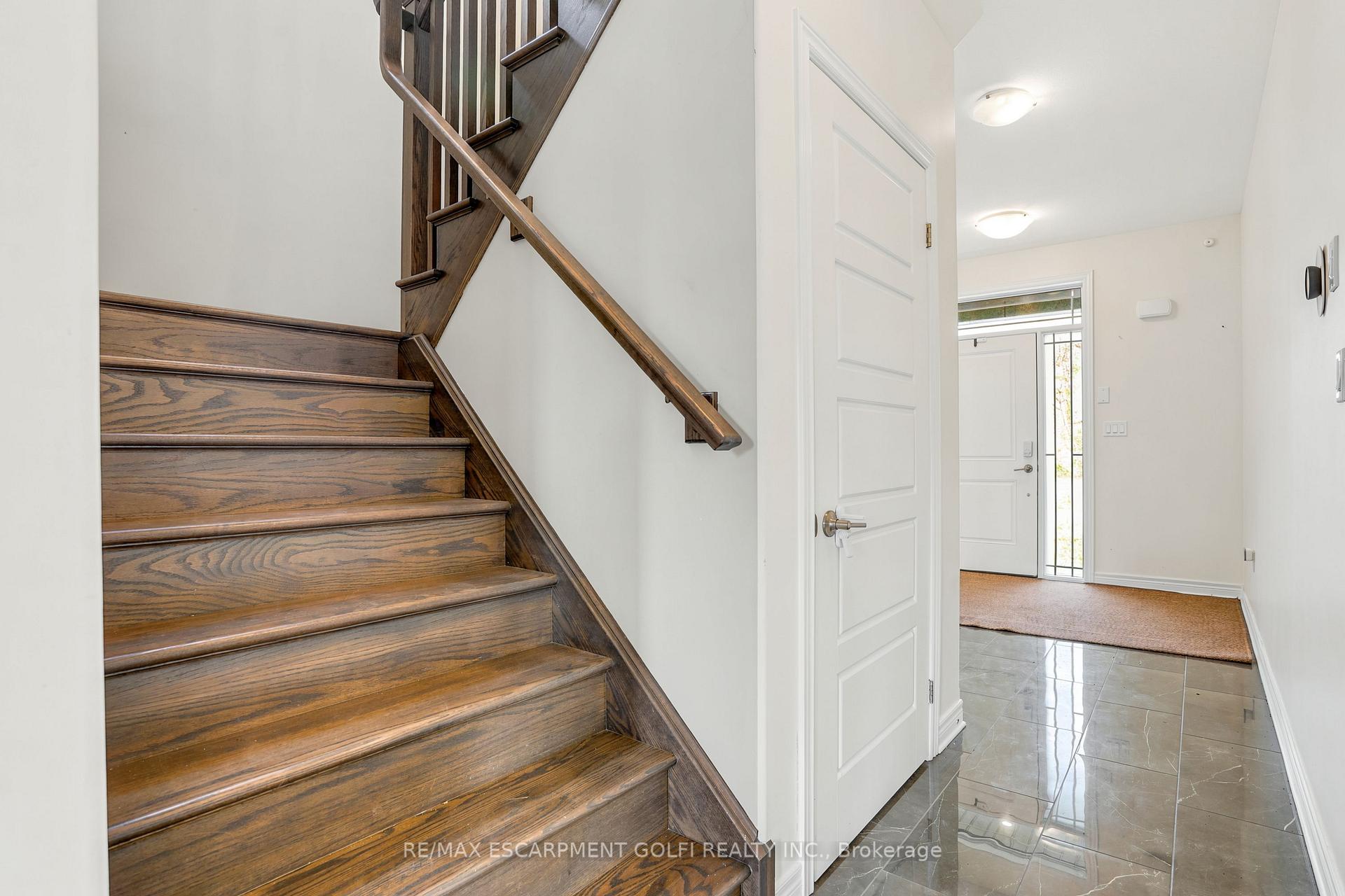 Photo 16 of 374 Viger Drive S, Welland, Lincoln/Crowland — HOMEH