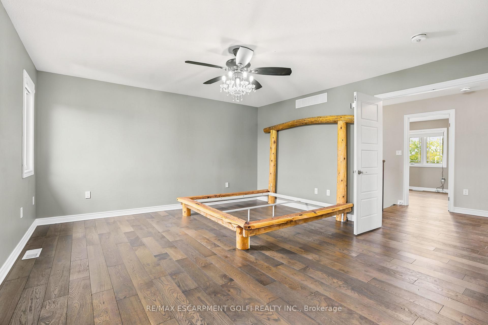 Photo 17 of 374 Viger Drive S, Welland, Lincoln/Crowland — HOMEH