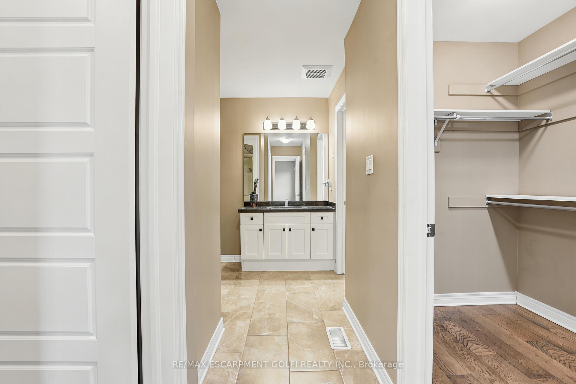 Photo 19 of 374 Viger Drive S, Welland, Lincoln/Crowland — HOMEH