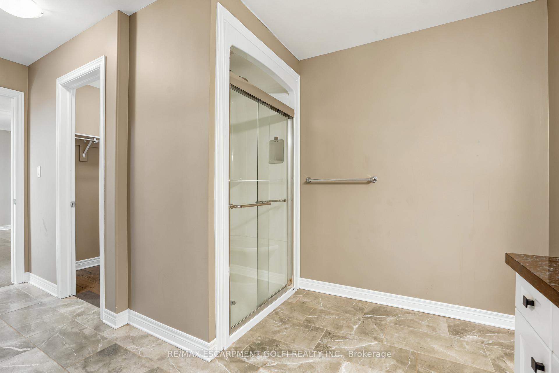 Photo 21 of 374 Viger Drive S, Welland, Lincoln/Crowland — HOMEH