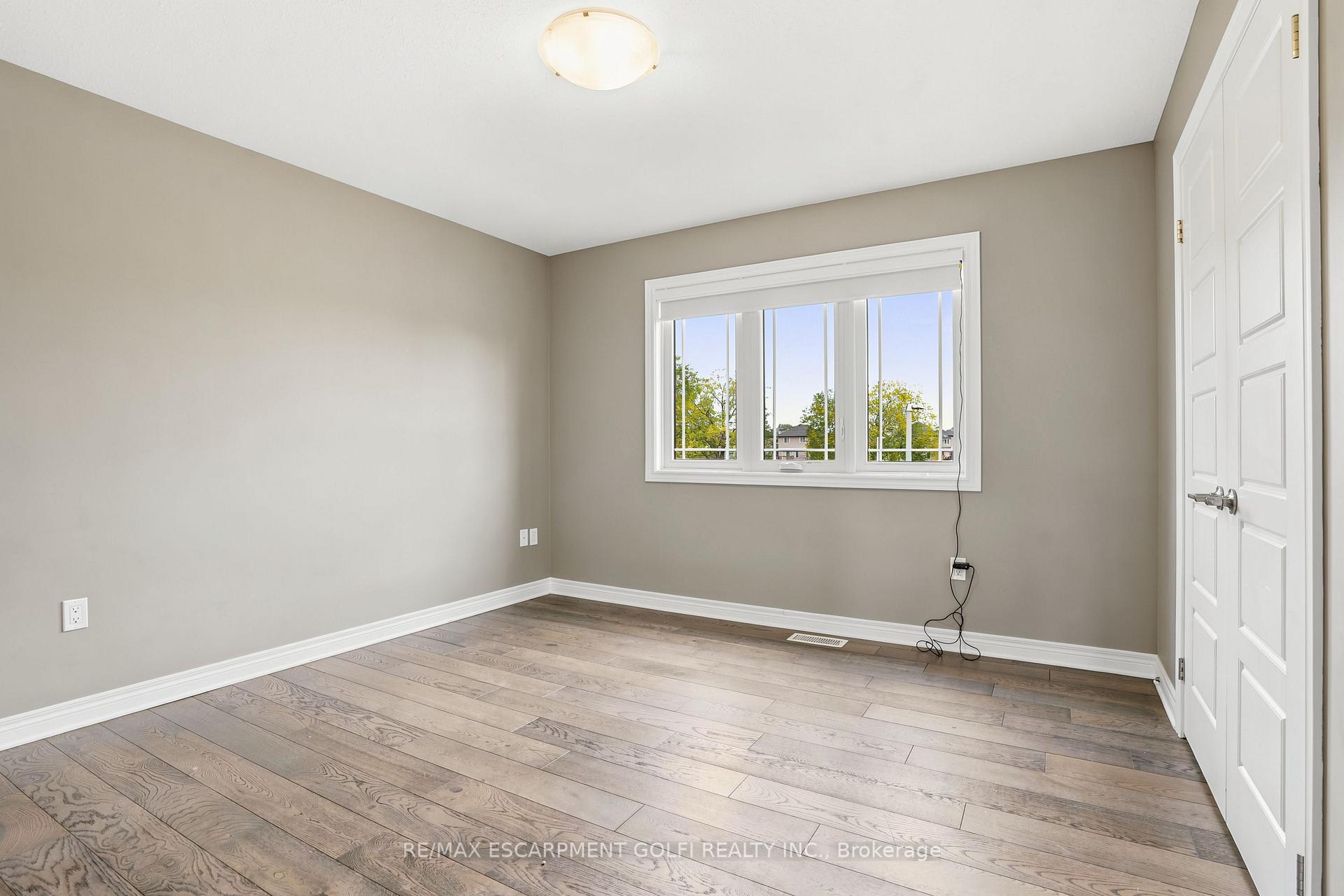 Photo 23 of 374 Viger Drive S, Welland, Lincoln/Crowland — HOMEH