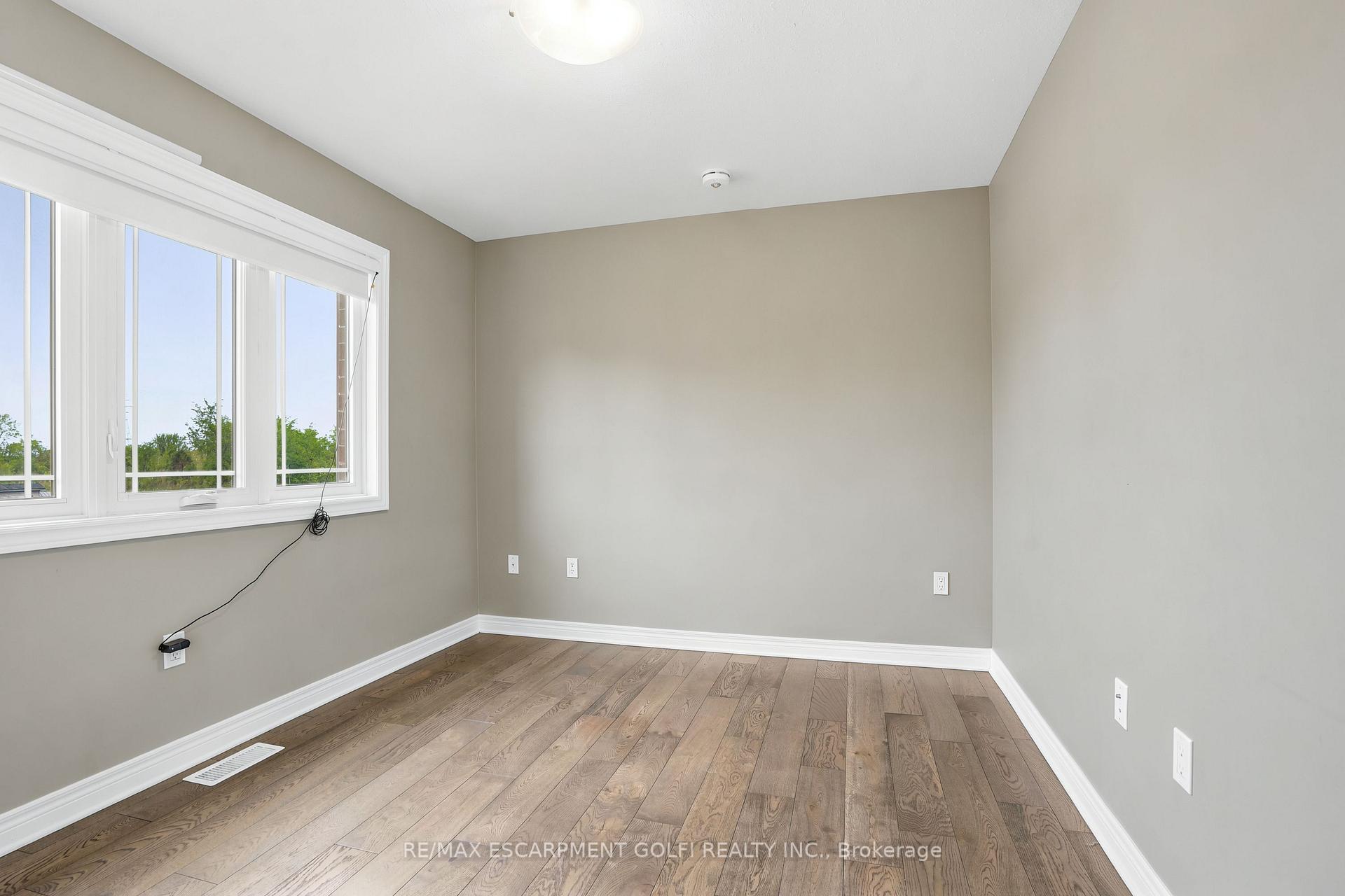 Photo 25 of 374 Viger Drive S, Welland, Lincoln/Crowland — HOMEH