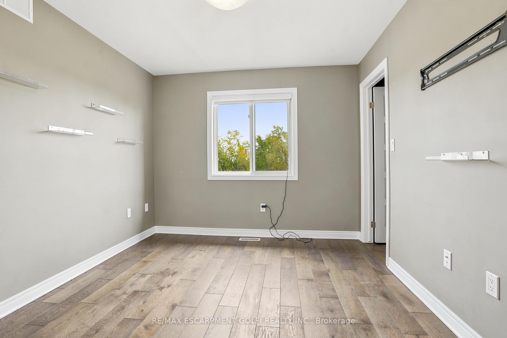 Photo 28 of 374 Viger Drive S, Welland, Lincoln/Crowland — HOMEH