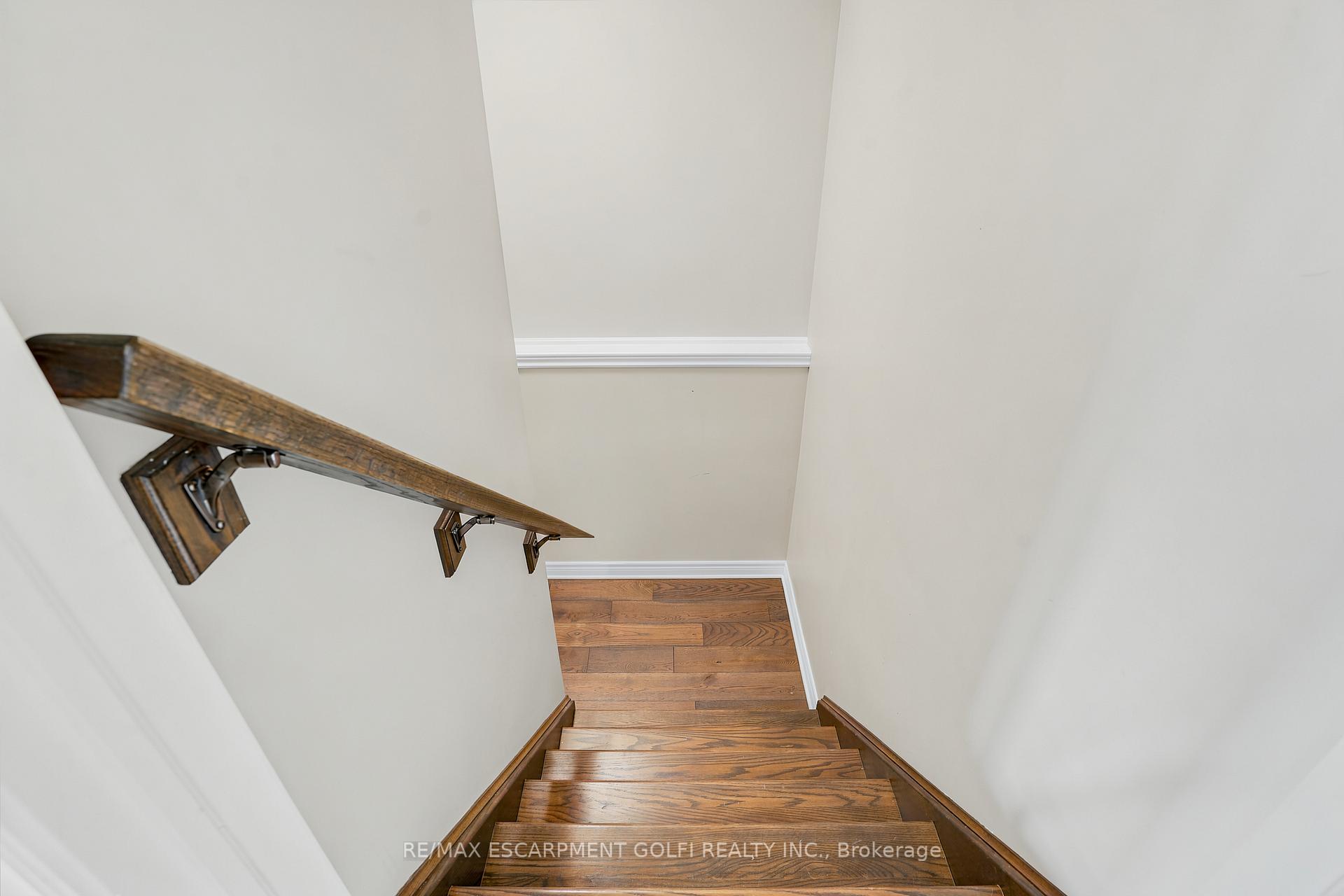 Photo 29 of 374 Viger Drive S, Welland, Lincoln/Crowland — HOMEH