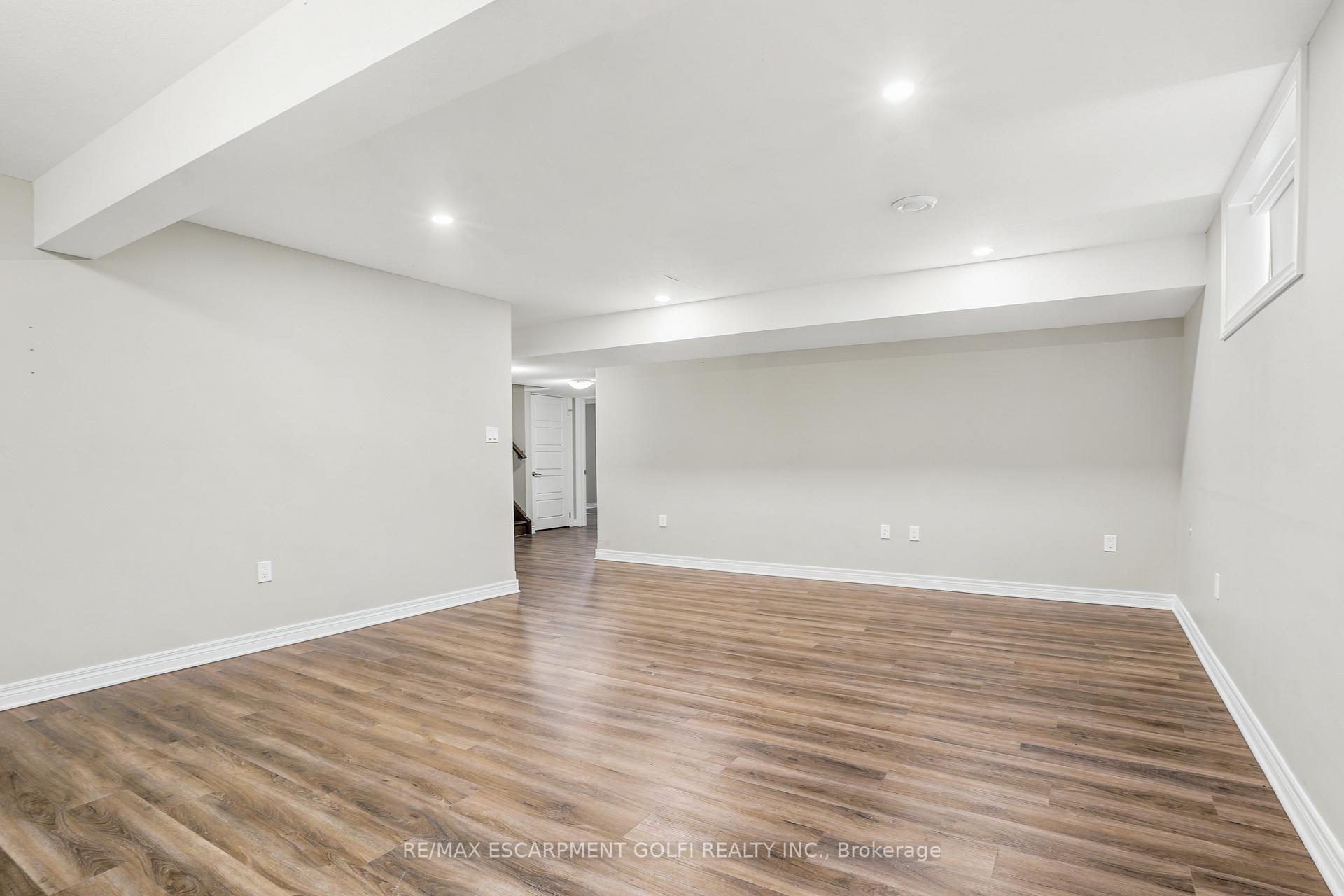 Photo 30 of 374 Viger Drive S, Welland, Lincoln/Crowland — HOMEH