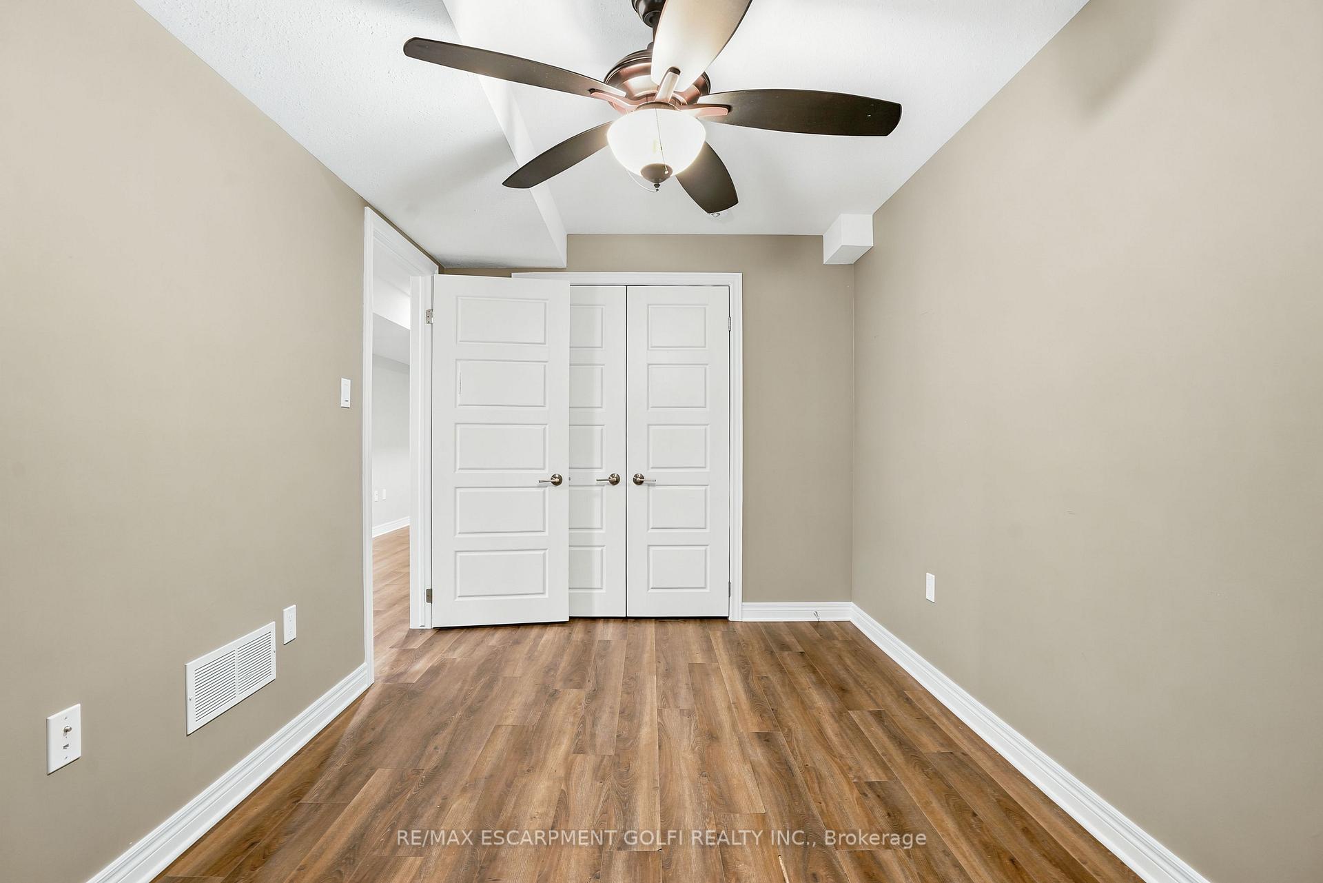 Photo 31 of 374 Viger Drive S, Welland, Lincoln/Crowland — HOMEH