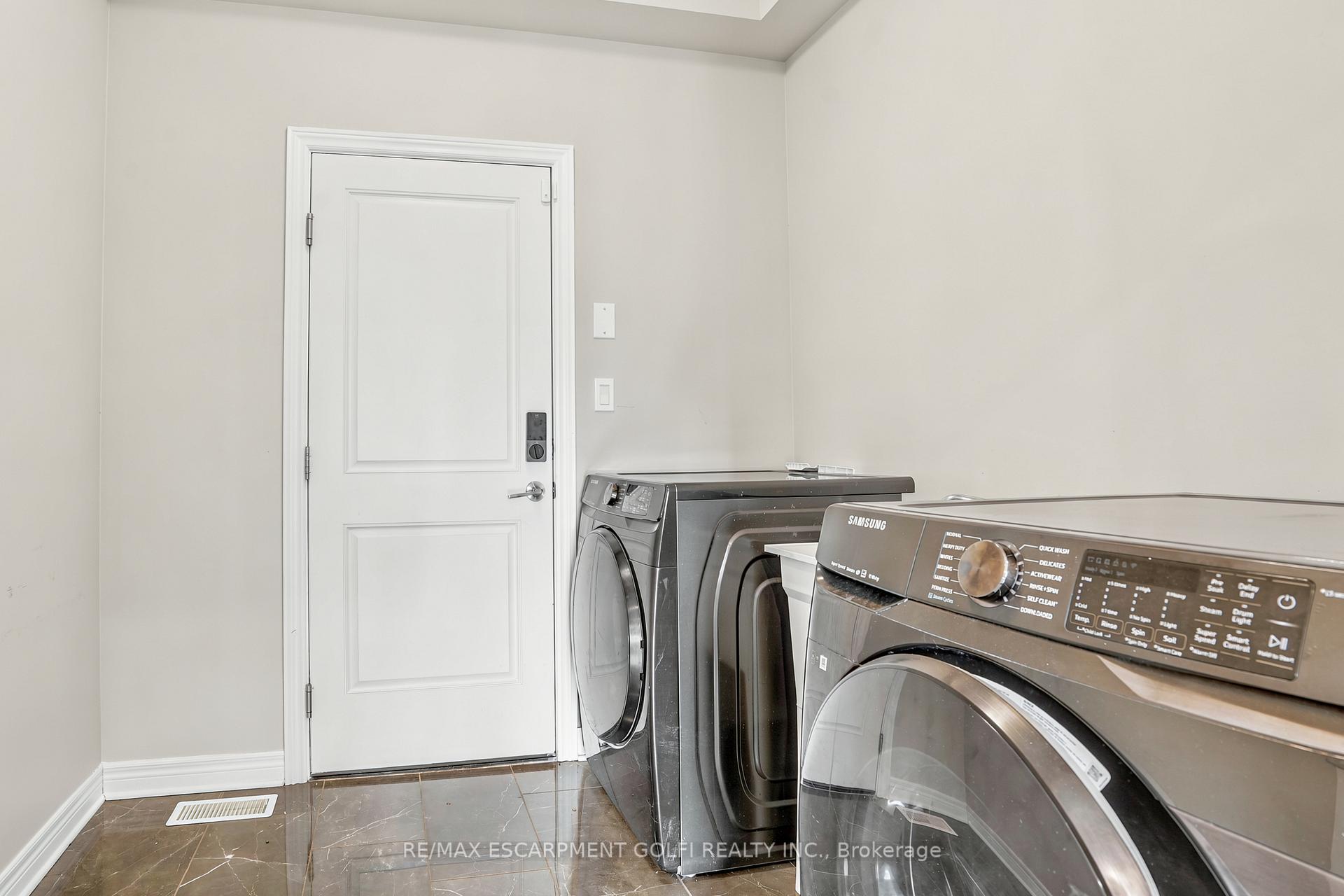 Photo 35 of 374 Viger Drive S, Welland, Lincoln/Crowland — HOMEH