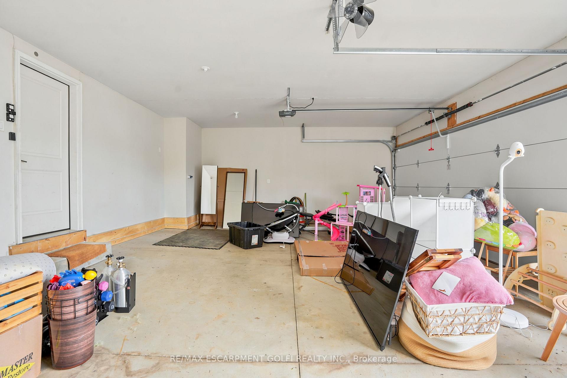 Photo 37 of 374 Viger Drive S, Welland, Lincoln/Crowland — HOMEH