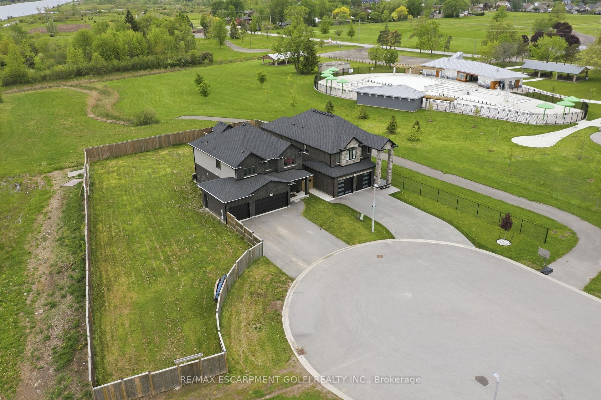 Photo 41 of 374 Viger Drive S, Welland, Lincoln/Crowland — HOMEH