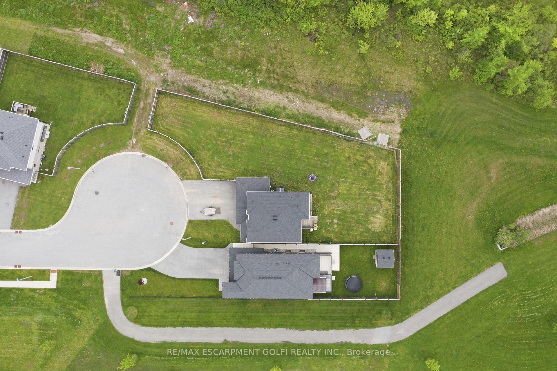 Photo 42 of 374 Viger Drive S, Welland, Lincoln/Crowland — HOMEH
