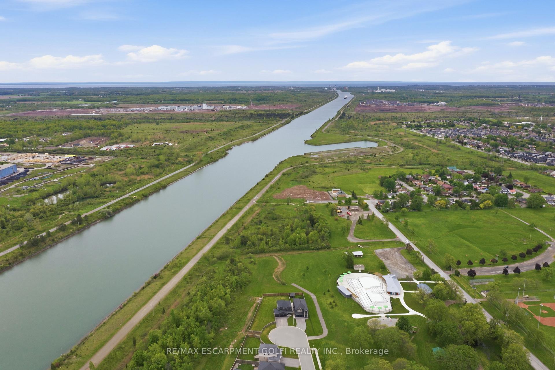 Photo 46 of 374 Viger Drive S, Welland, Lincoln/Crowland — HOMEH
