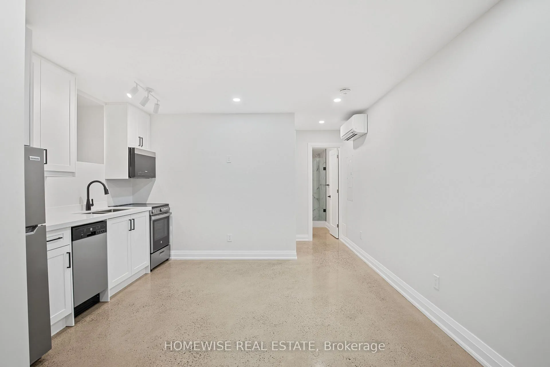 Front of Unit 5, 2563 Dundas Street W