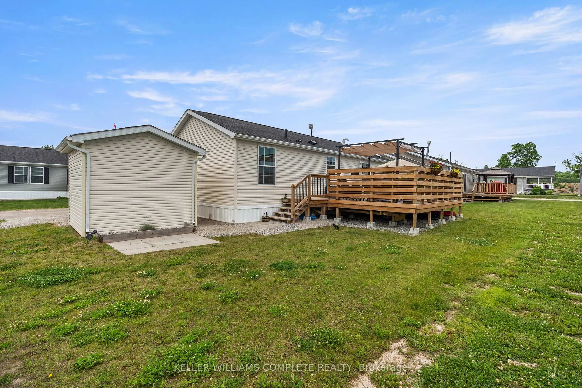 Photo 23 of 22 Copper Beech Drive, Haldimand, Nanticoke — HOMEH