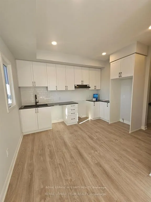 Photo 8 of 316 Mishi Private, Ottawa, CFB Rockcliffe and Area — HOMEH