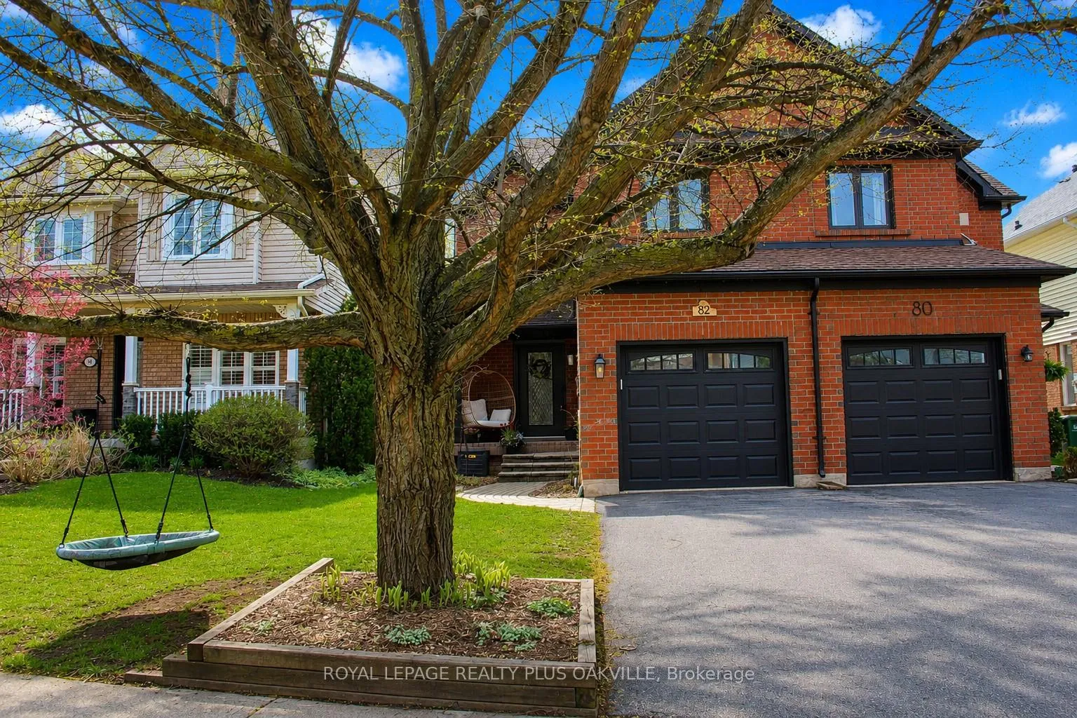 Photo 1 of 82 Fellowes Crescent, Hamilton, Waterdown — HOMEH