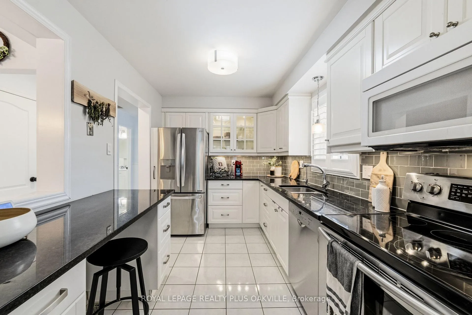 Photo 13 of 82 Fellowes Crescent, Hamilton, Waterdown — HOMEH