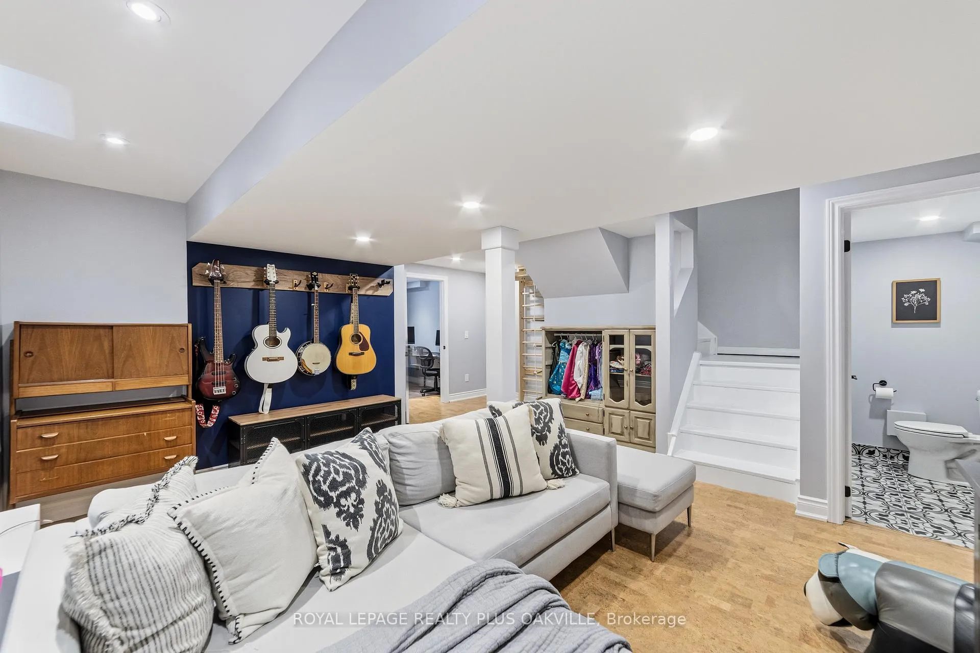 Photo 25 of 82 Fellowes Crescent, Hamilton, Waterdown — HOMEH