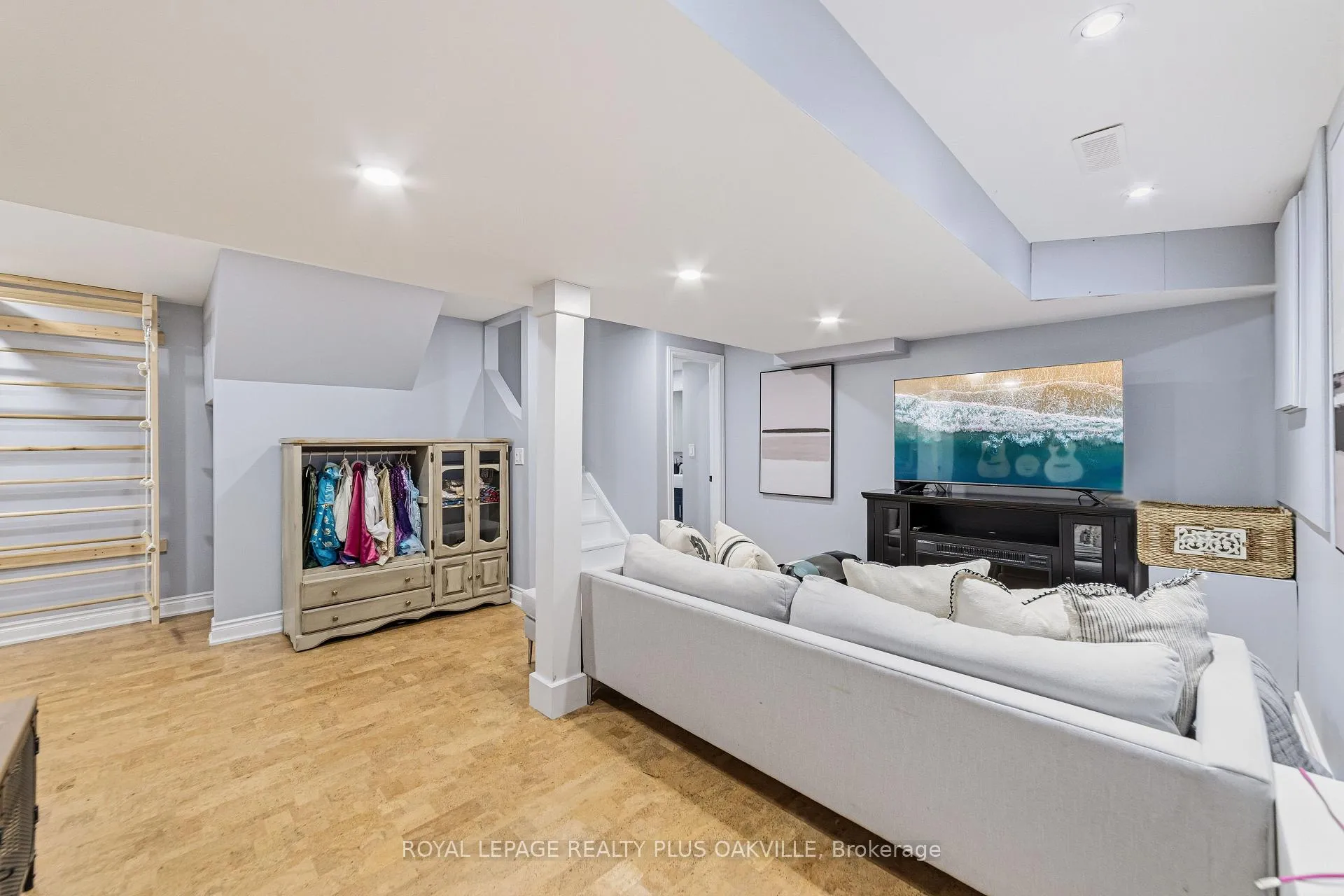Photo 27 of 82 Fellowes Crescent, Hamilton, Waterdown — HOMEH