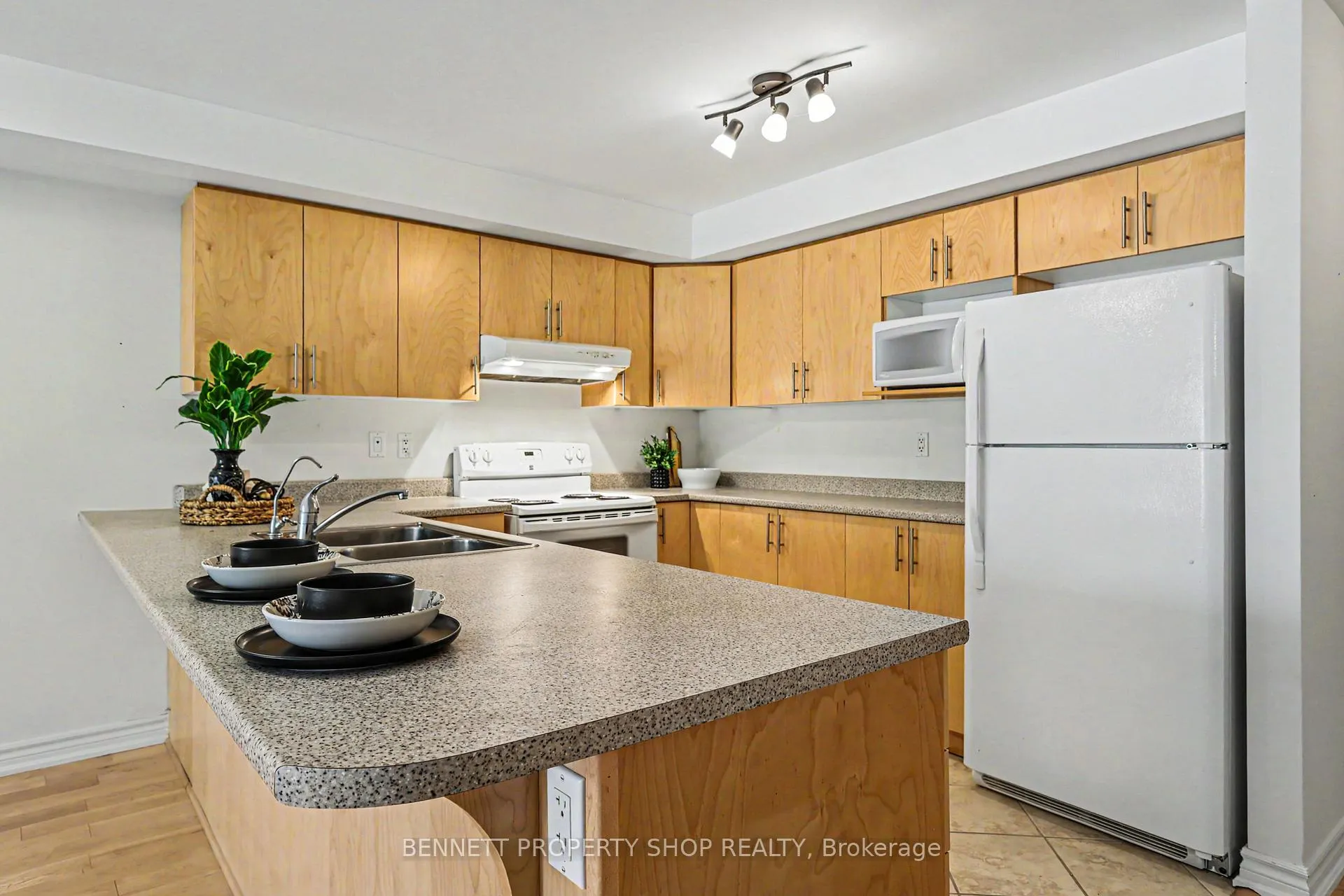 Photo 2 of Unit 106, 14 Norice Street, Ottawa, Meadowlands/Crestview — HOMEH