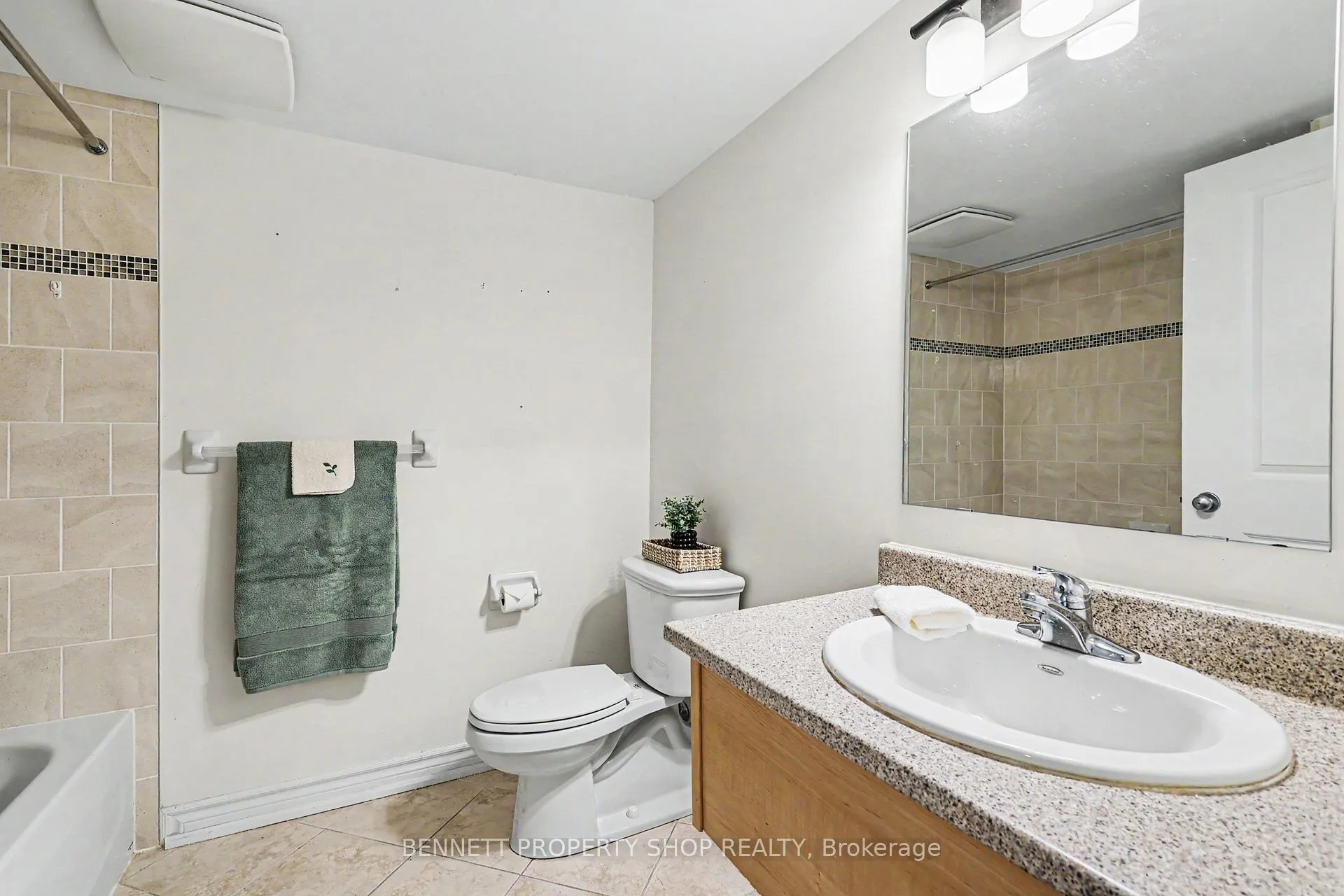 Photo 5 of Unit 106, 14 Norice Street, Ottawa, Meadowlands/Crestview — HOMEH