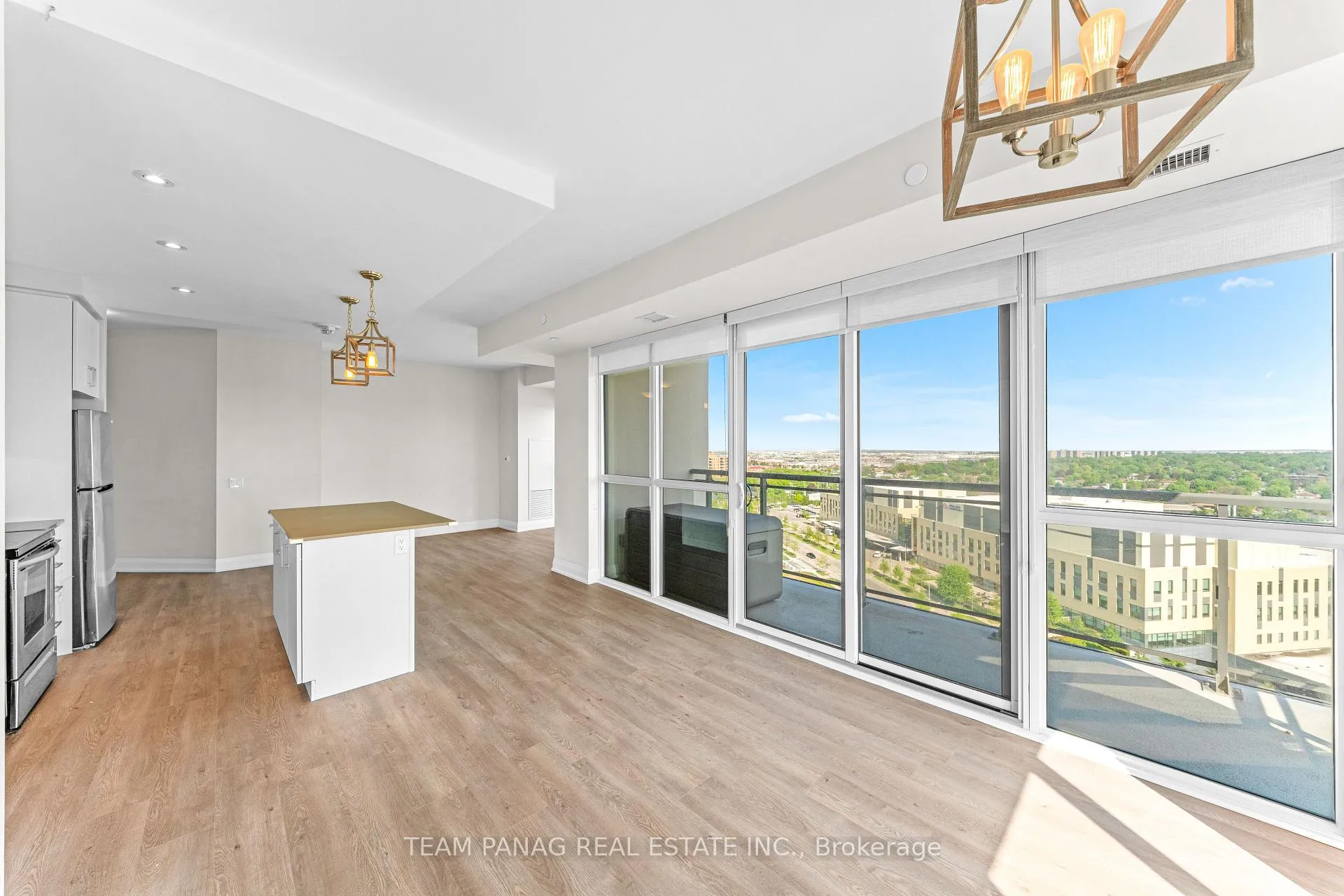 Photo 10 of Unit 1406, 15 Lynch Street, Brampton, Downtown Brampton — HOMEH