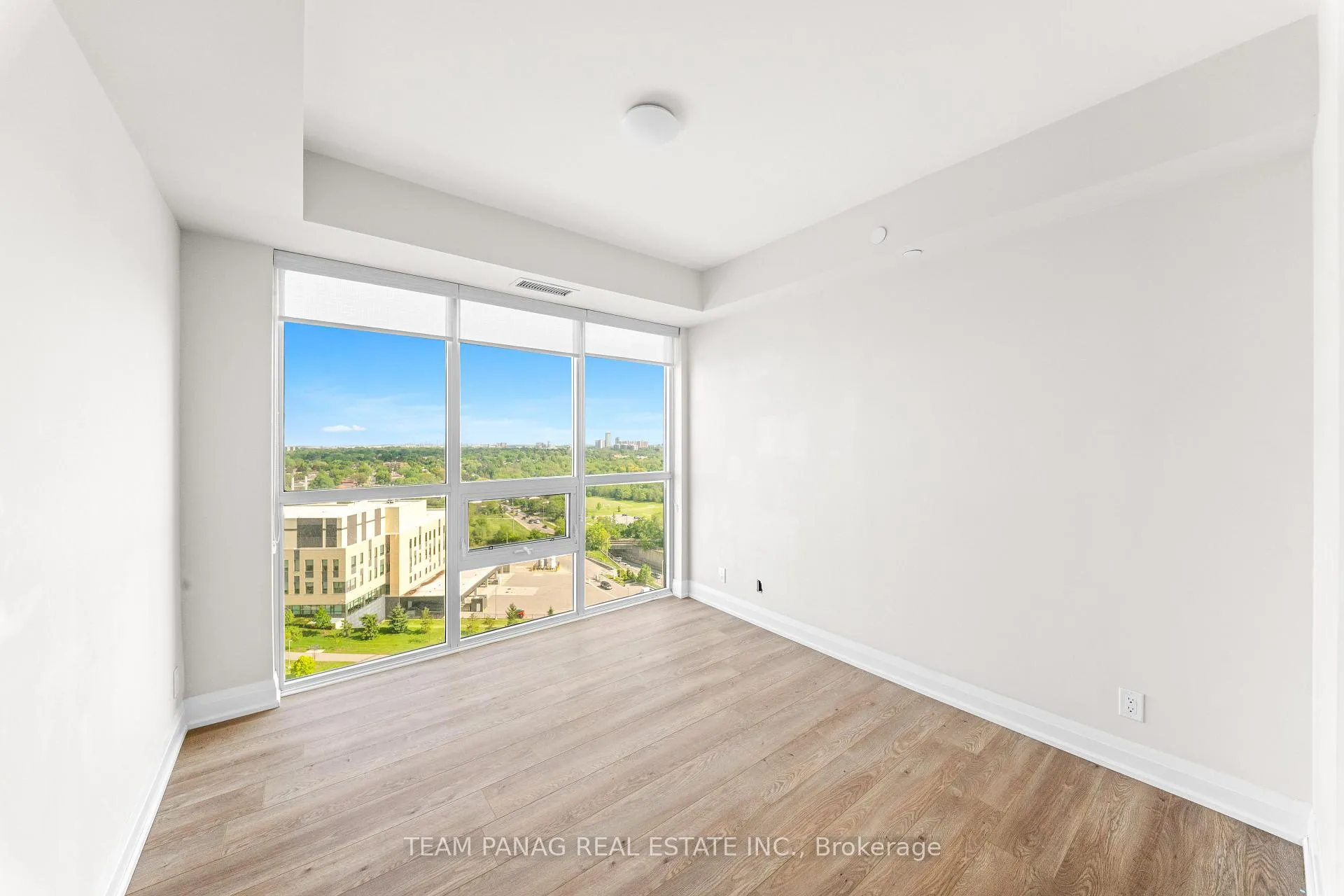 Photo 11 of Unit 1406, 15 Lynch Street, Brampton, Downtown Brampton — HOMEH
