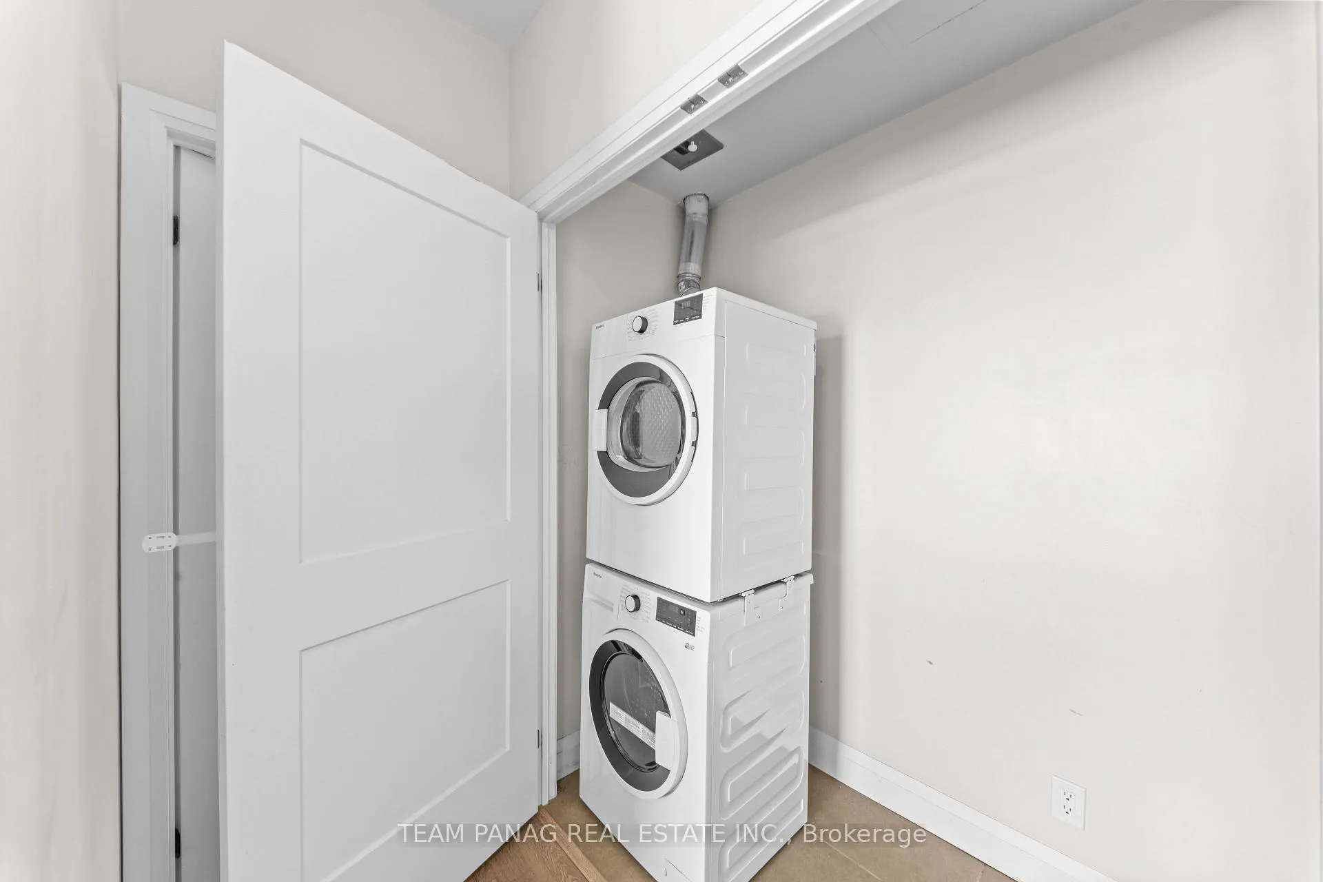 Photo 17 of Unit 1406, 15 Lynch Street, Brampton, Downtown Brampton — HOMEH