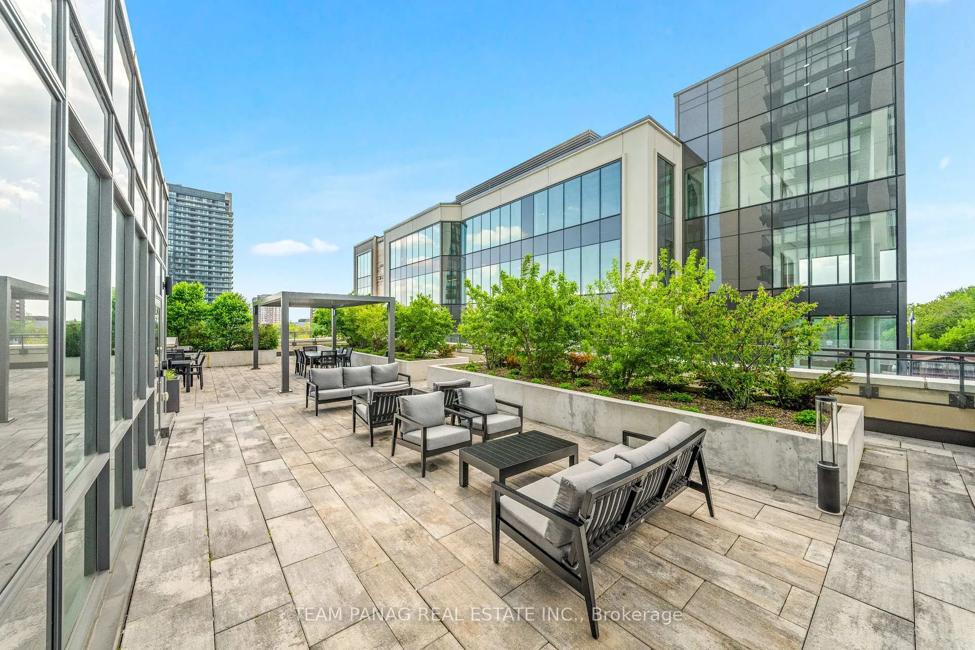 Photo 23 of Unit 1406, 15 Lynch Street, Brampton, Downtown Brampton — HOMEH