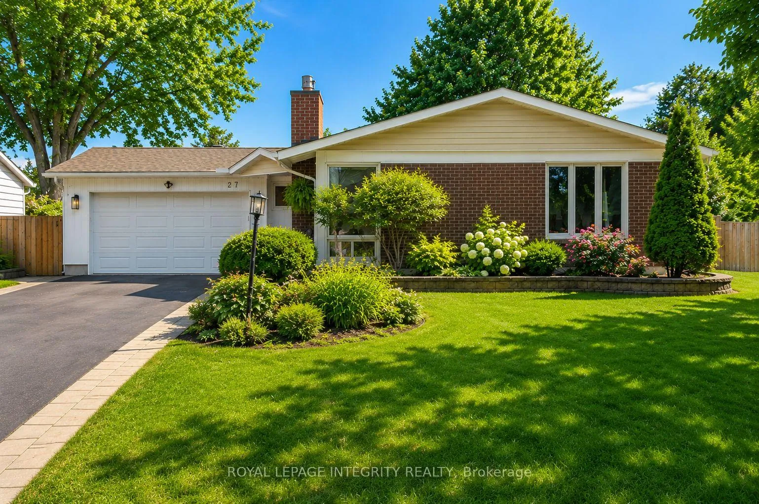 Photo 1 of 27 Birchview Road, Ottawa, Meadowlands/St. Claire Gardens — HOMEH
