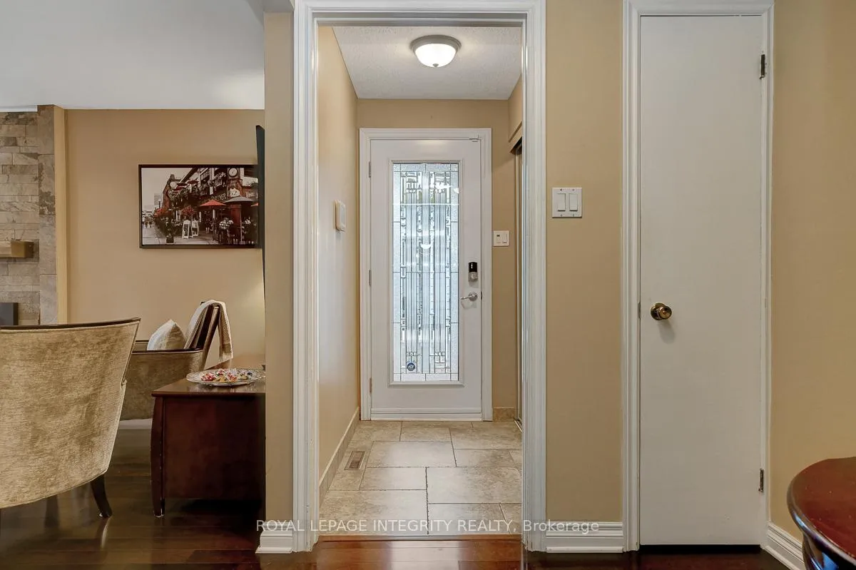 Photo 3 of 27 Birchview Road, Ottawa, Meadowlands/St. Claire Gardens — HOMEH