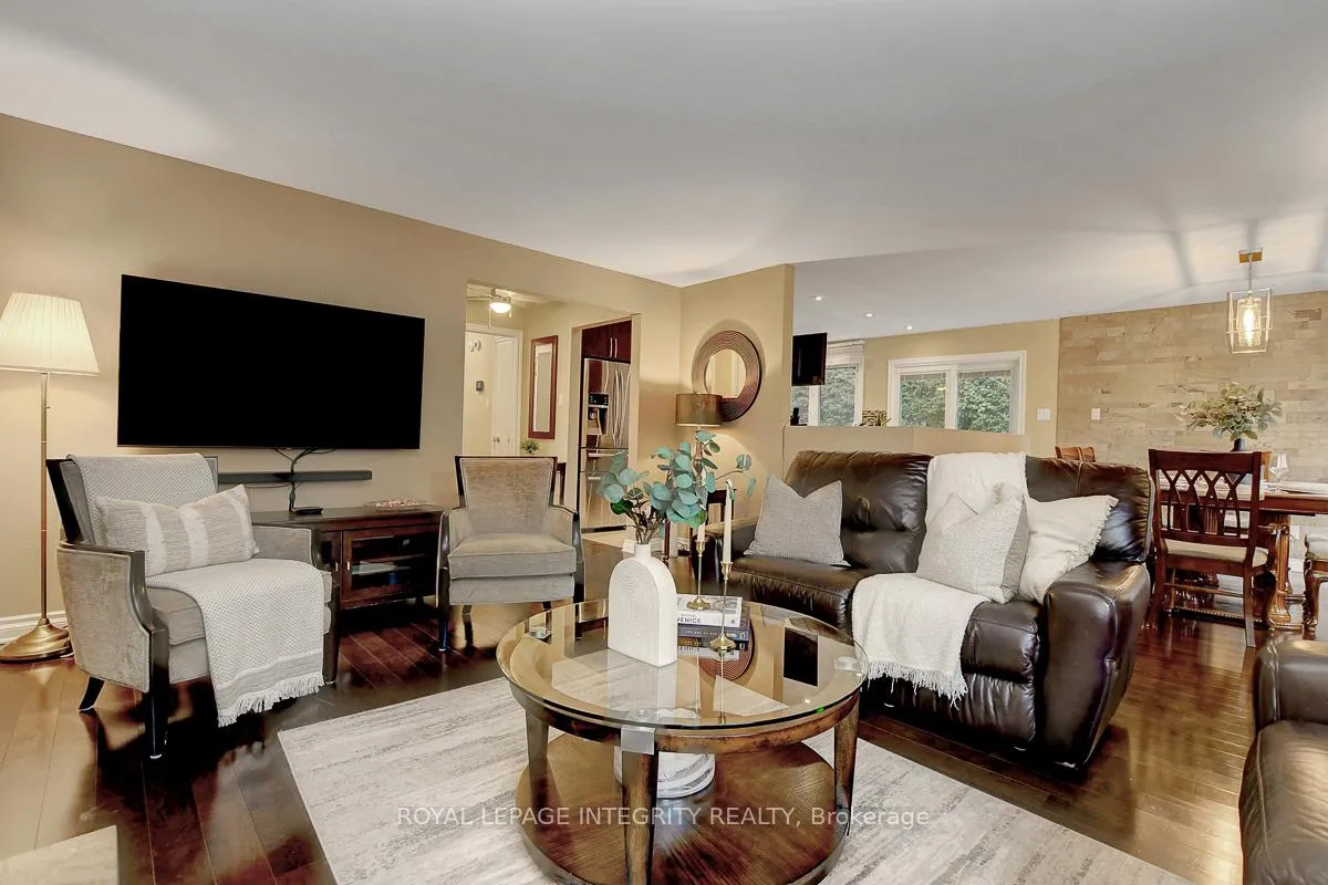 Photo 8 of 27 Birchview Road, Ottawa, Meadowlands/St. Claire Gardens — HOMEH