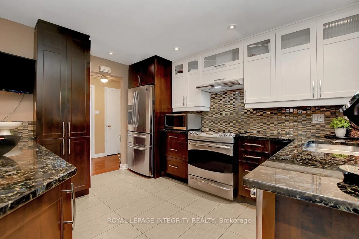 Photo 13 of 27 Birchview Road, Ottawa, Meadowlands/St. Claire Gardens — HOMEH
