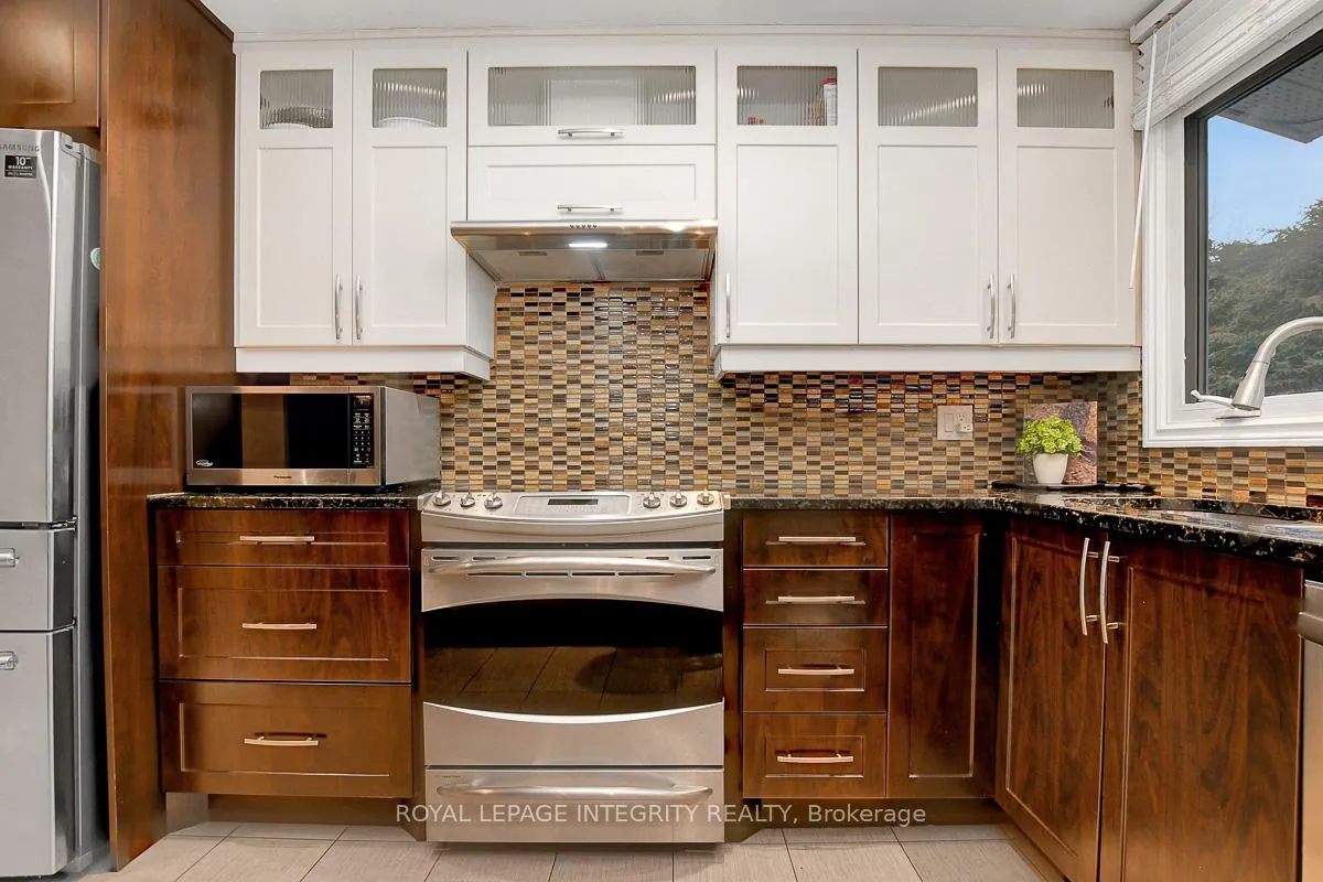 Photo 18 of 27 Birchview Road, Ottawa, Meadowlands/St. Claire Gardens — HOMEH