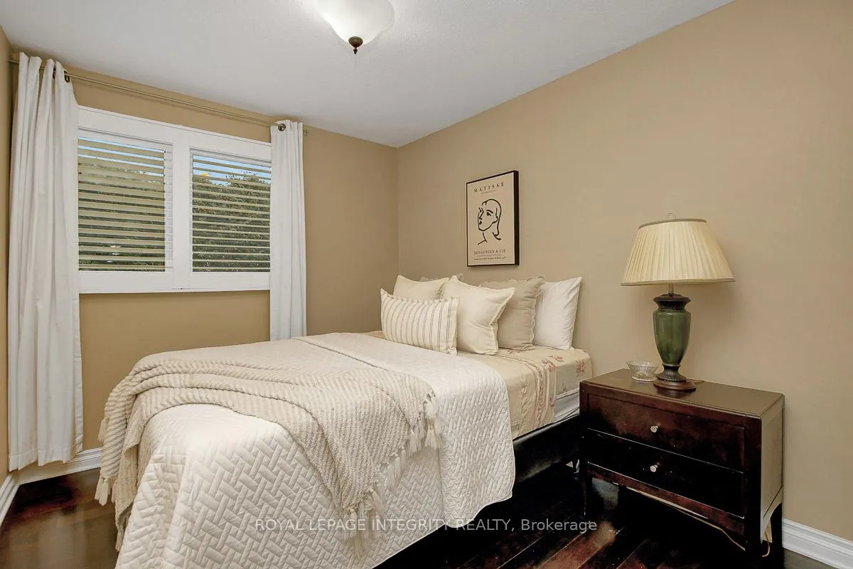 Photo 23 of 27 Birchview Road, Ottawa, Meadowlands/St. Claire Gardens — HOMEH
