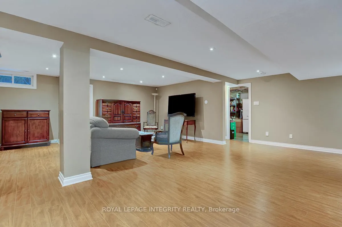 Photo 32 of 27 Birchview Road, Ottawa, Meadowlands/St. Claire Gardens — HOMEH