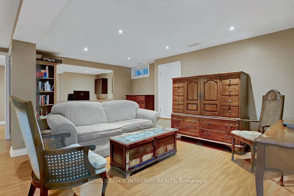 Photo 34 of 27 Birchview Road, Ottawa, Meadowlands/St. Claire Gardens — HOMEH