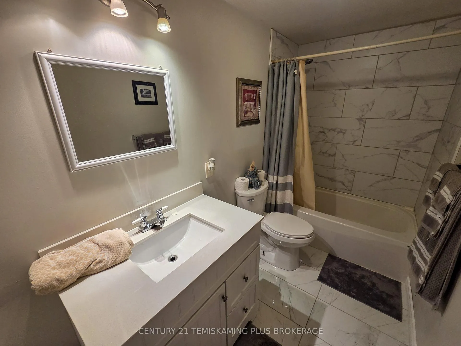Photo 11 of 374886 11B Highway, Cobalt — HOMEH