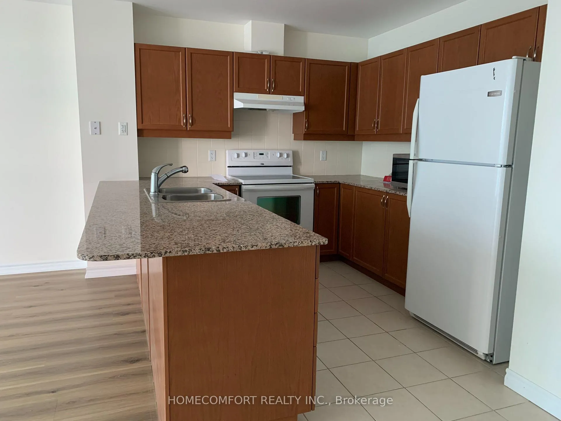 Photo 2 of Unit 909, 33 Ellen Street, Barrie, City Centre — HOMEH