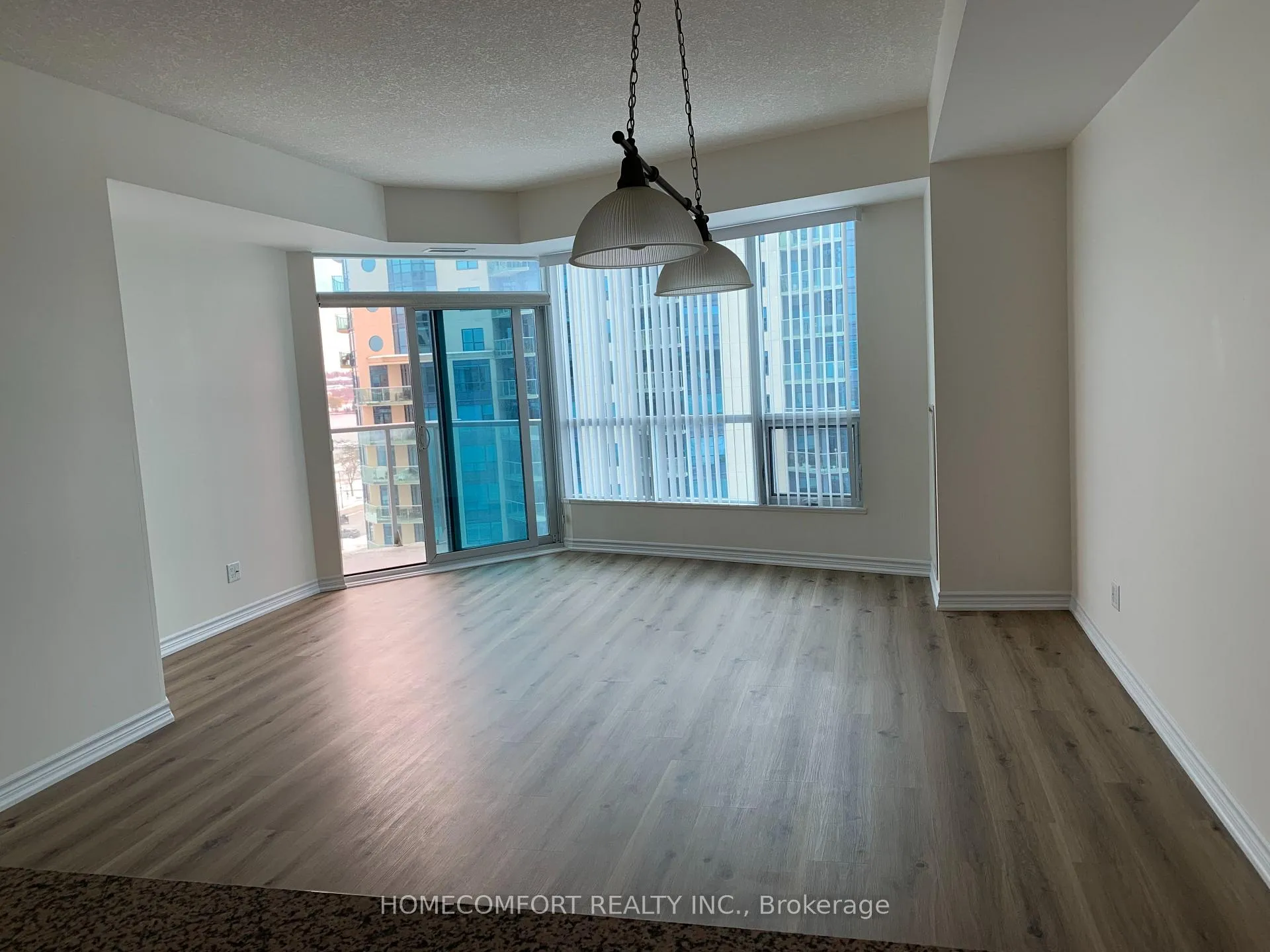 Photo 3 of Unit 909, 33 Ellen Street, Barrie, City Centre — HOMEH