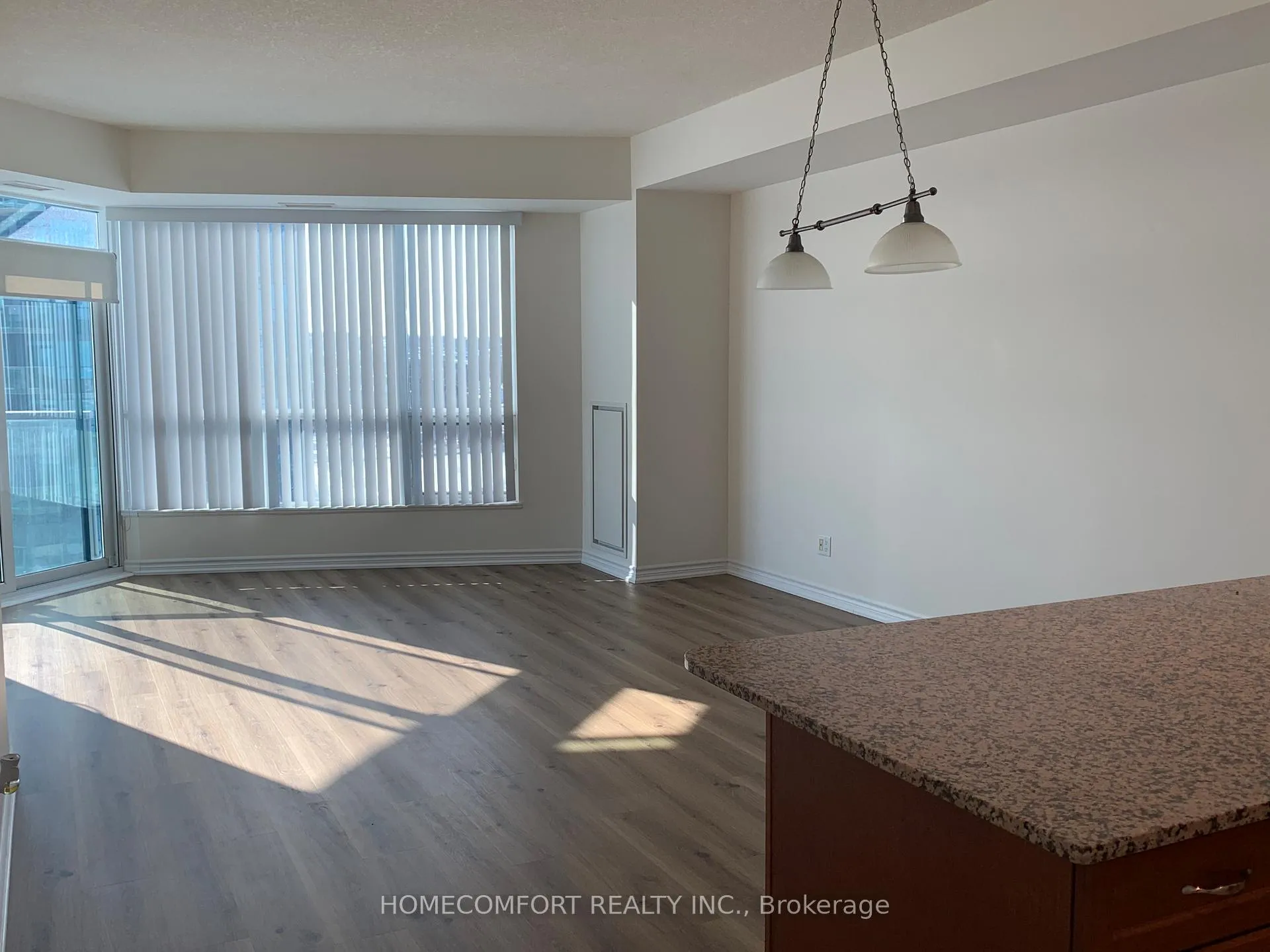 Photo 9 of Unit 909, 33 Ellen Street, Barrie, City Centre — HOMEH